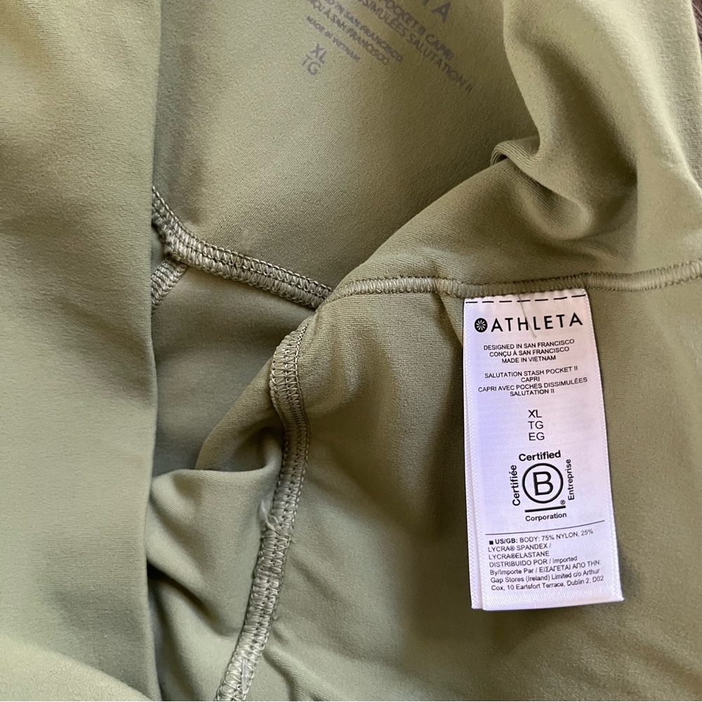 Athleta Salutation Stash Pocket II Capri Leggings XL NWT Green - Picture 9 of 10